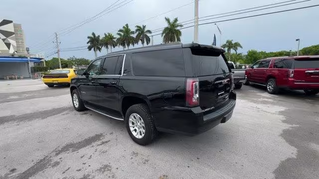2018 GMC Yukon XL - 1GKS2GKC0JR132258 - Image #3