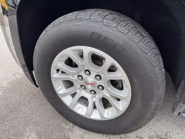 2018 GMC Yukon XL - 1GKS2GKC0JR132258 - Image #19
