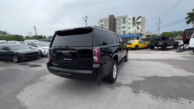 2018 GMC Yukon XL - 1GKS2GKC0JR132258 - Image #5