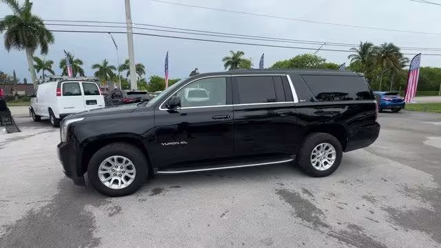 2018 GMC Yukon XL - 1GKS2GKC0JR132258 - Image #2