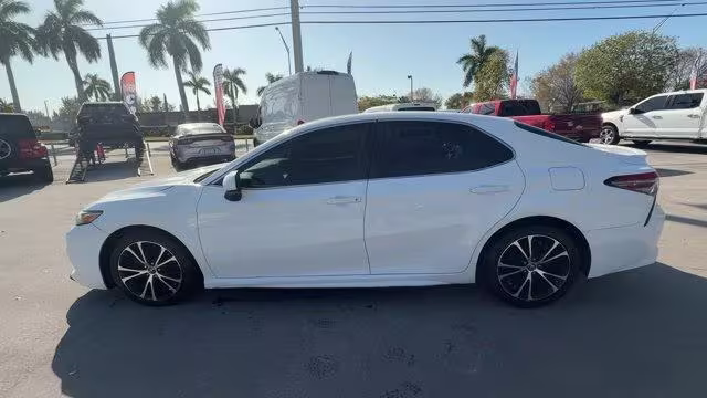 2018 Toyota Camry - 4T1B11HK2JU549920 - Image #1