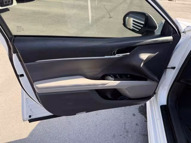 2018 Toyota Camry - 4T1B11HK2JU549920 - Image #15