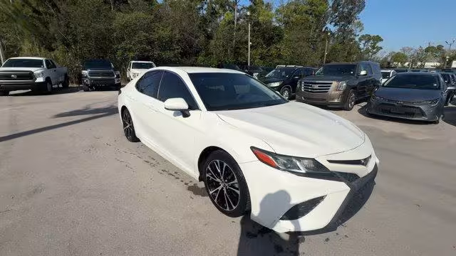 2018 Toyota Camry - 4T1B11HK2JU549920 - Image #6