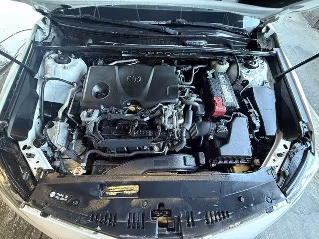 2018 Toyota Camry - 4T1B11HK2JU549920 - Image #18