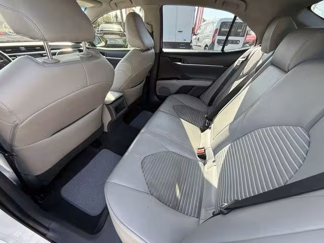 2018 Toyota Camry - 4T1B11HK2JU549920 - Image #12